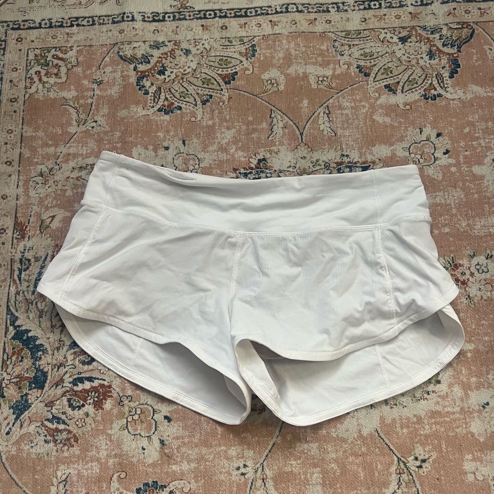 Lululemon white speed up short 2.5”